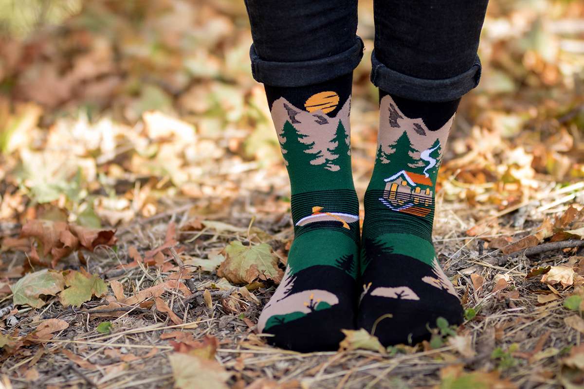 Arty socks with Mountains – Green