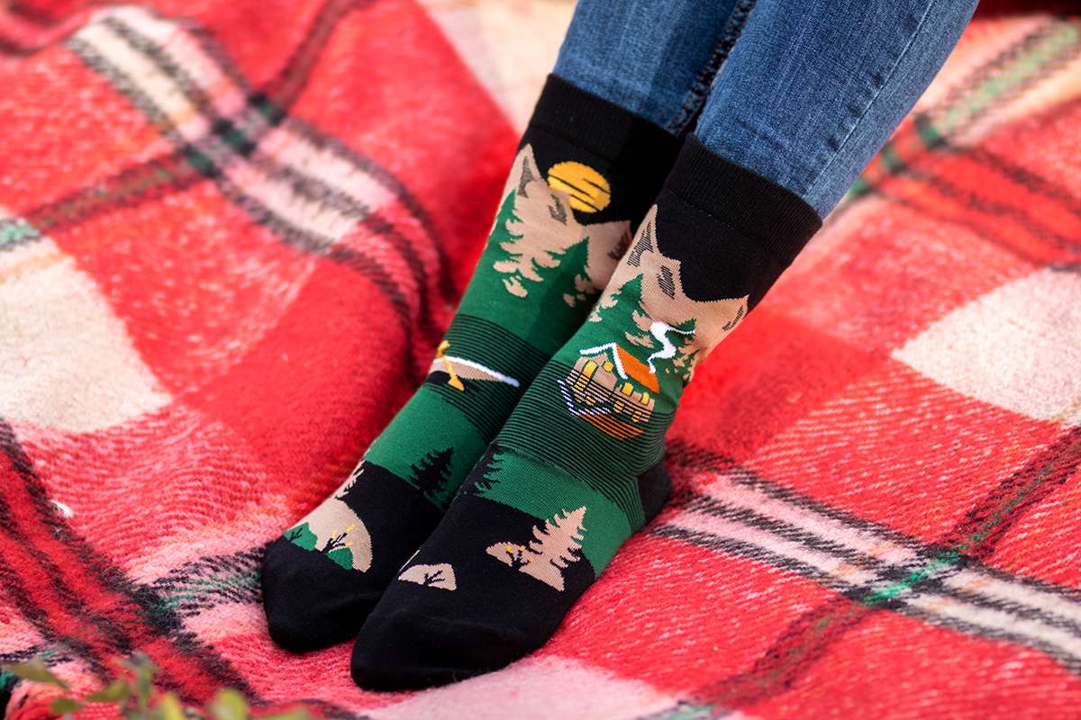 Arty socks with Mountains – Green